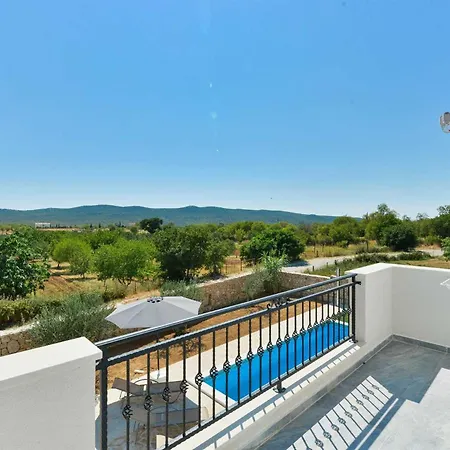 Villa Natura With Pool, Zadar County *