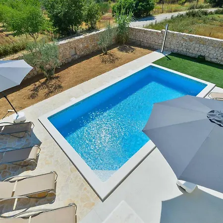Natura With Pool, Zadar County Villa