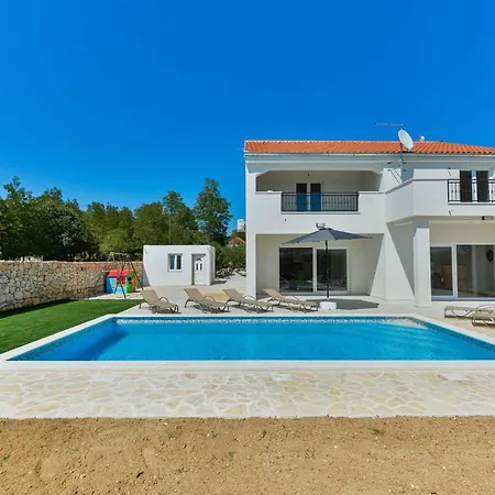 Natura With Pool, Zadar County *