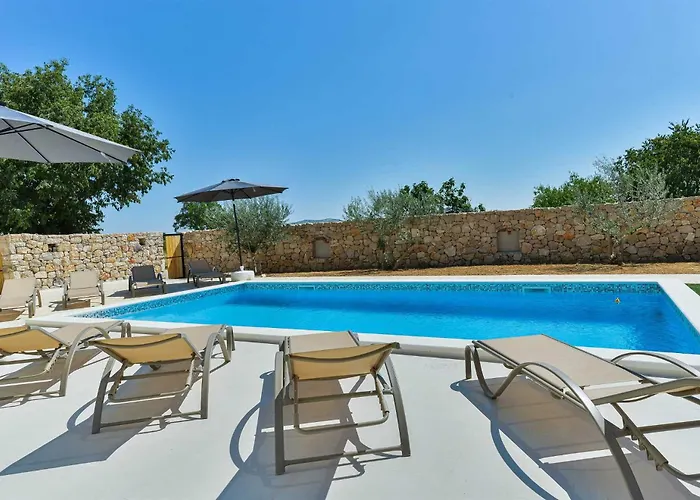 Natura With Pool, Zadar County Vila *